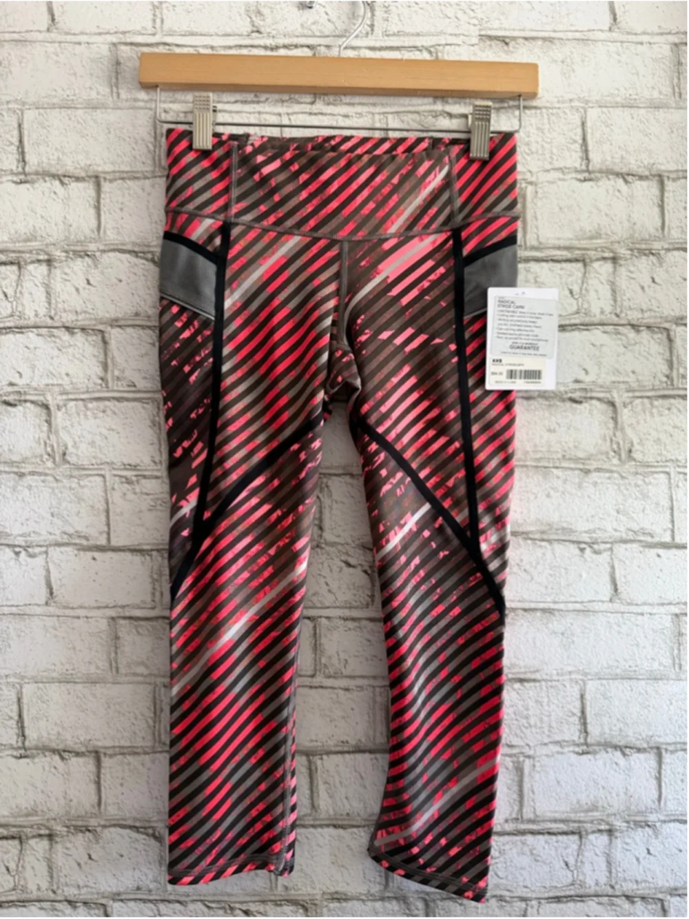 NWT Athleta Womens Radical Stride Capri size XXS